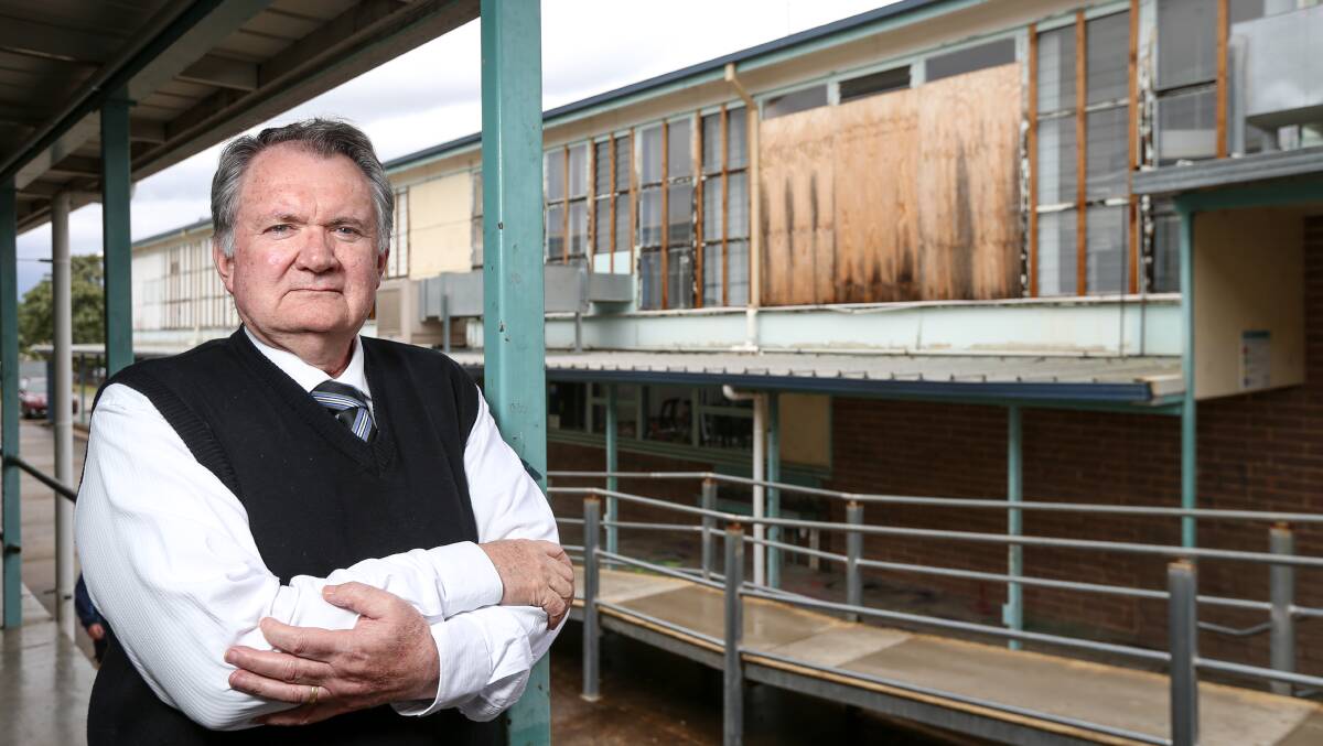 College principal Vern Hilditch at Wodonga Middle Years College, Huon campus
