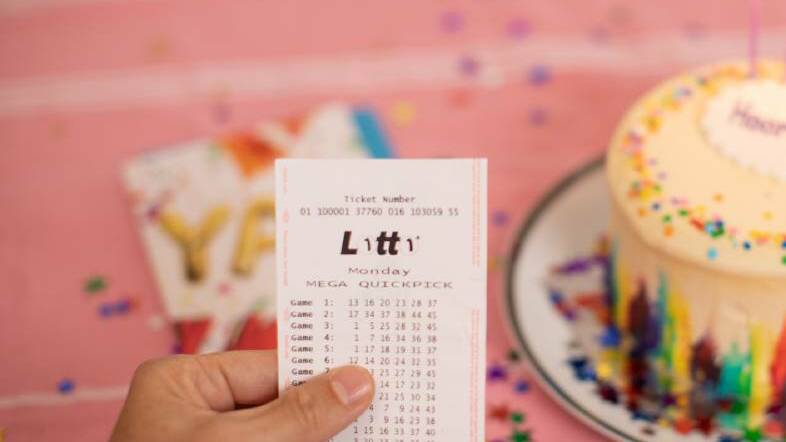 A Wagga man has won more than $2 million after winning multiple Lotto divisions on Saturday night.
