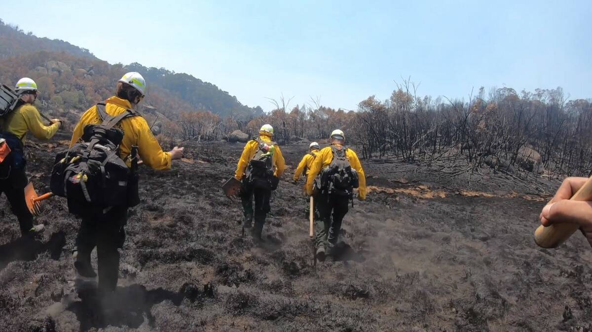 Fire conditions 'favourable', crews continue day and night