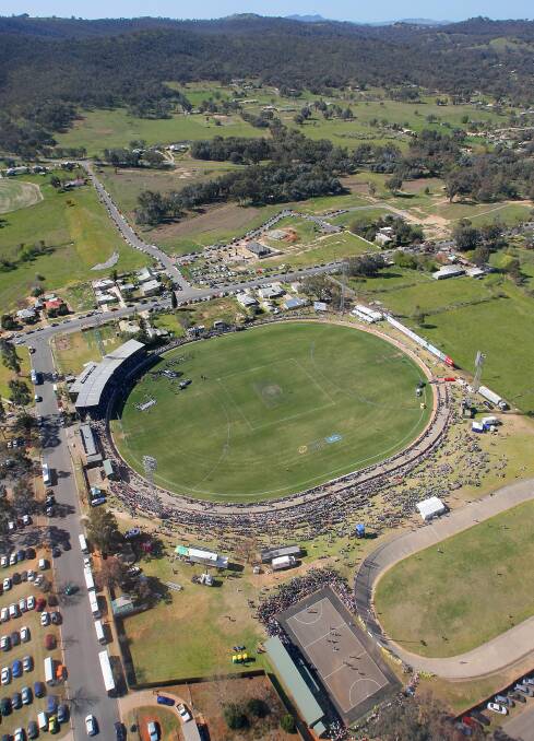 A bumper crowd fills Lavington Oval on Ovens and Murray grand final day.