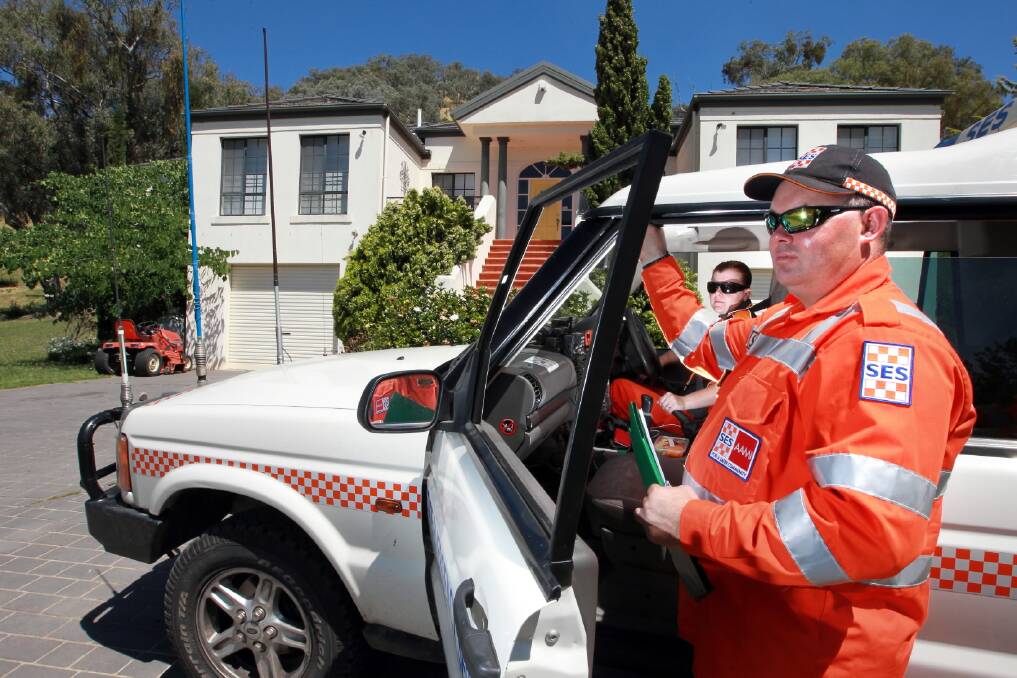 SES volunteers Fiona Huxtable and Hayden Cunninghame were out door-knocking Ingrams Road residents’ houses to keep them informed.
