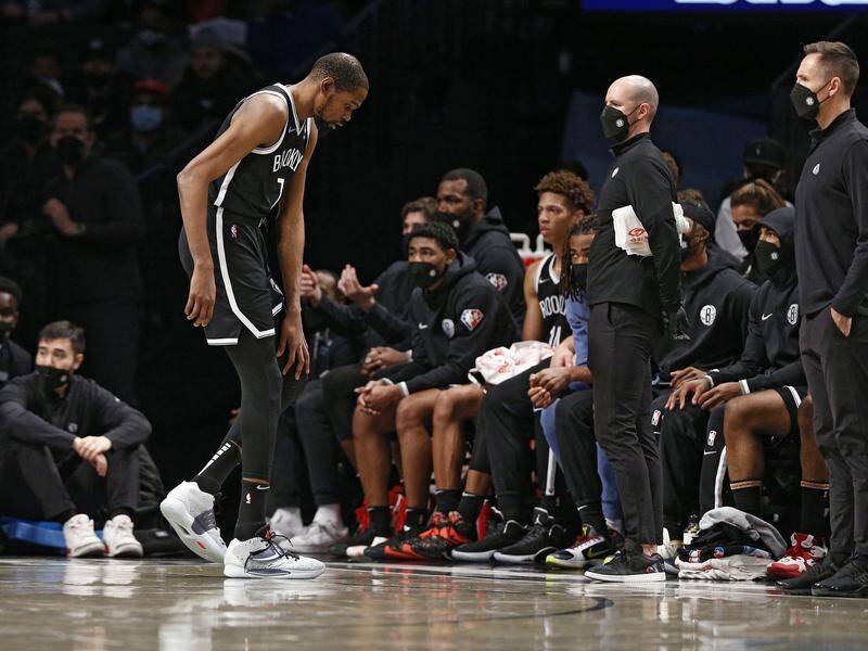 Kevin Durant has suffered a knee injury as the Brooklyn Nets beat New Orleans Pelicans in the NBA.