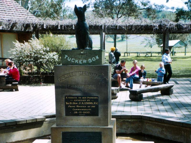As it was before the recent vandalism incident: the 'Dog on the Tuckerbox' at one of Gundagai's regular rest stops.