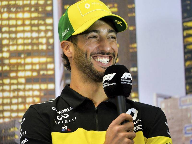 Outgoing Renault driver Daniel Ricciardo spoke to Ferrari before switching to McLaren.