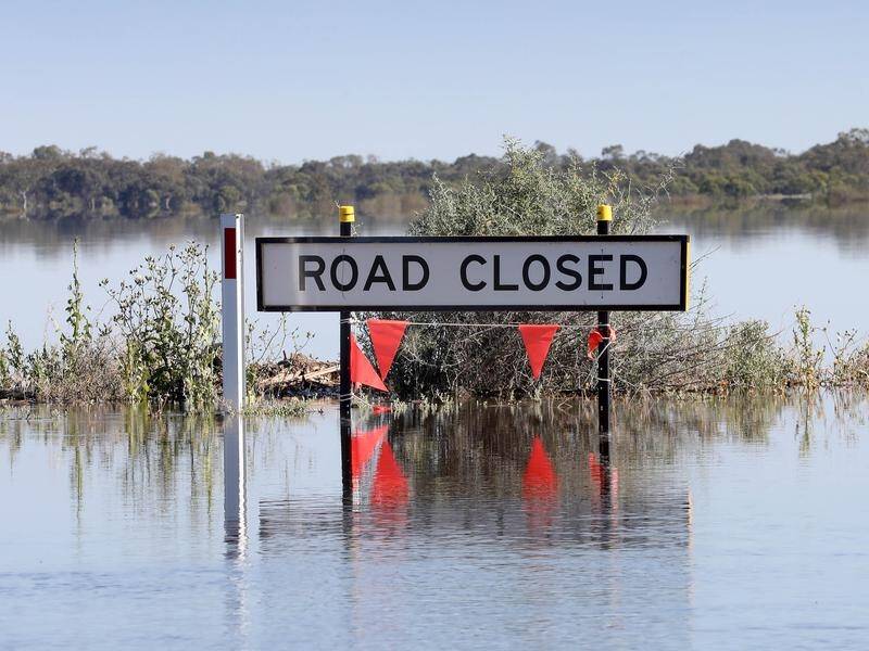 Some Northern Territory residents are being warned to prepare for flooding amid torrential rain. (Dean Martin/AAP PHOTOS)