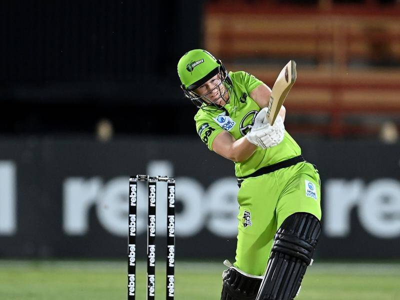 The Thunder's Tamsin Beaumont made 25 for England to steer them to a seven-wicket win over NZ.
