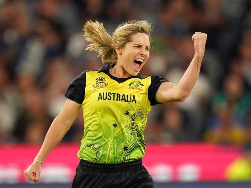 Sophie Molineux warns reducing women's cricket will stop momentum of the game in Australia.