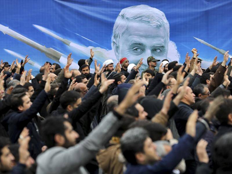 Mourners have turned out for the arrival of top general Qassem Soleimani's body to Iran.