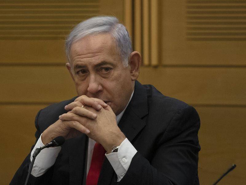 Two ministers in Israel's outgoing government have vowed to block Benjamin Netanyahu from being PM.