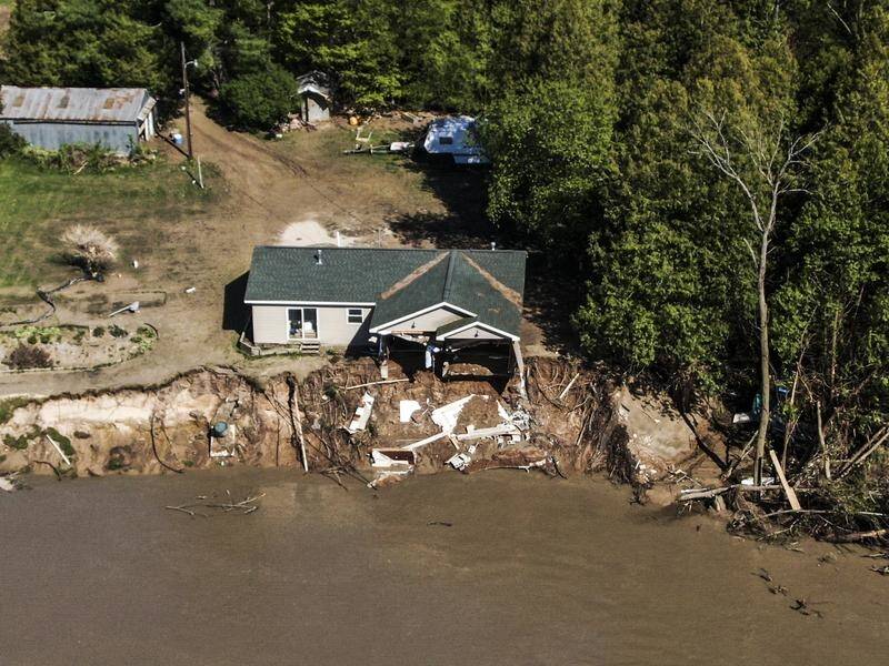 Flooding caused by dam collapses in Michigan has forced thousands to evacuate.