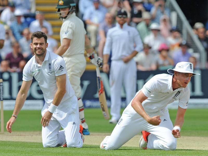 James Anderson (l) and Stuart Broad (r) have been tipped by Paul Collingwood to thrive in the Ashes.
