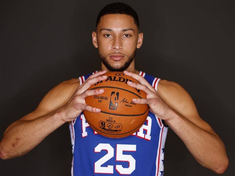Ben Simmons hit a three-pointer to the applause of fans in the match against Guangzhou Loong-Lions.