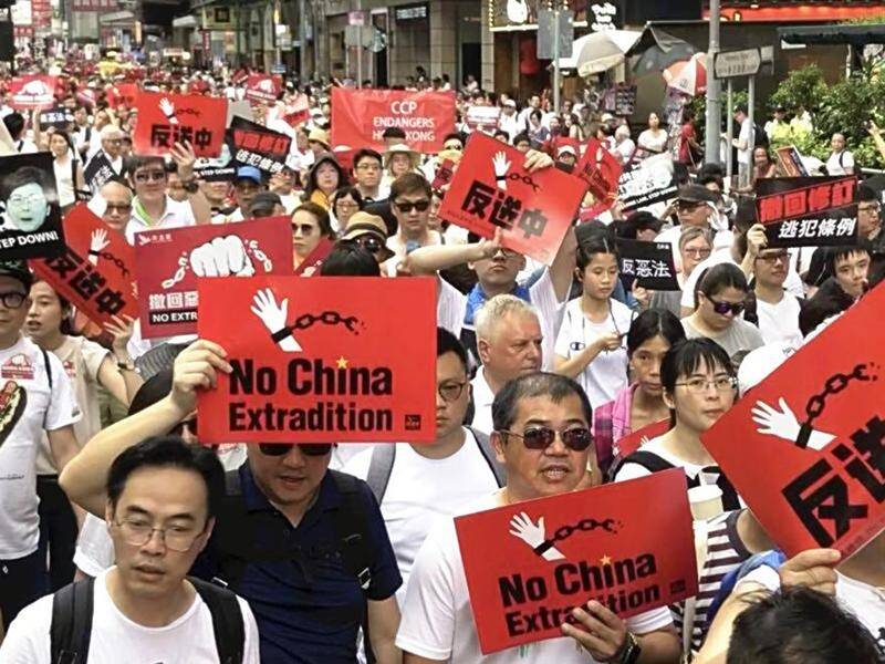 Labor has raised fears about the impact of a proposed extradition law on Australians in Hong Kong.