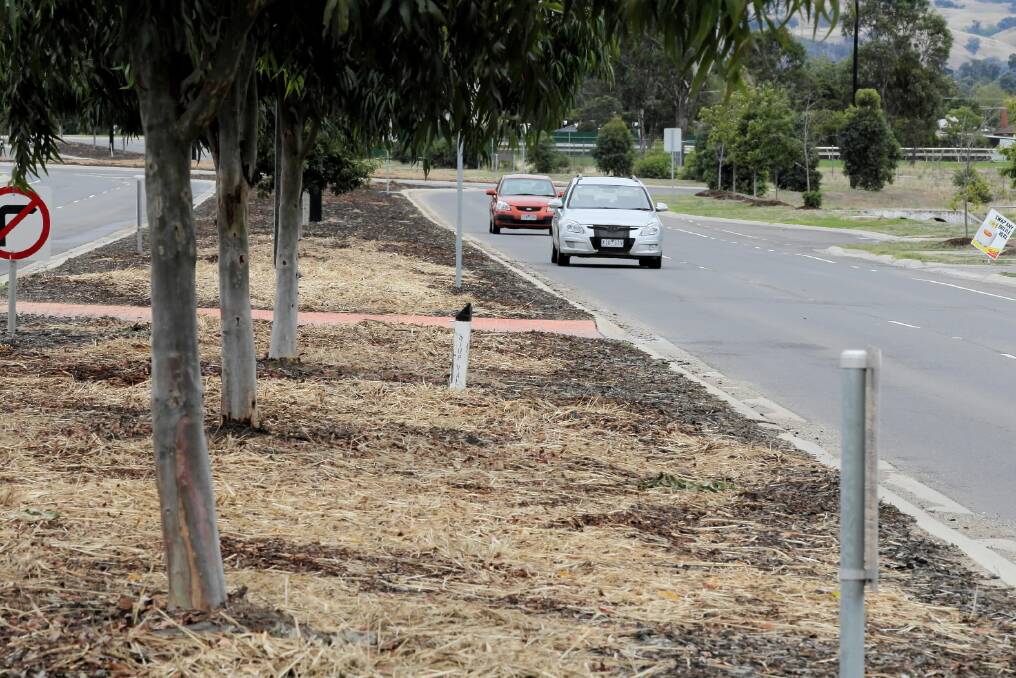 The median strip garden beds on Victoria Cross Parade have been turned to mulch by Wodonga Council. Picture: DAVID THORPE