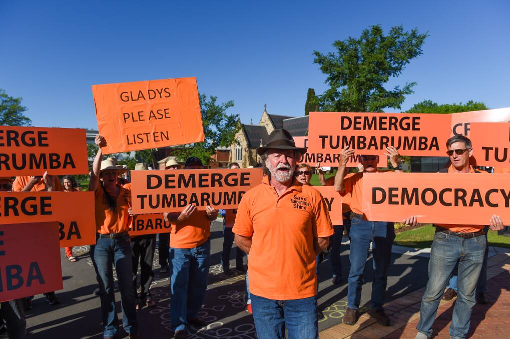 LOUD AND CLEAR: Save Tumbarumba Shire's Dr Neil Hamilton leads a protest against the forced amalgamation with Tumut Shire.
