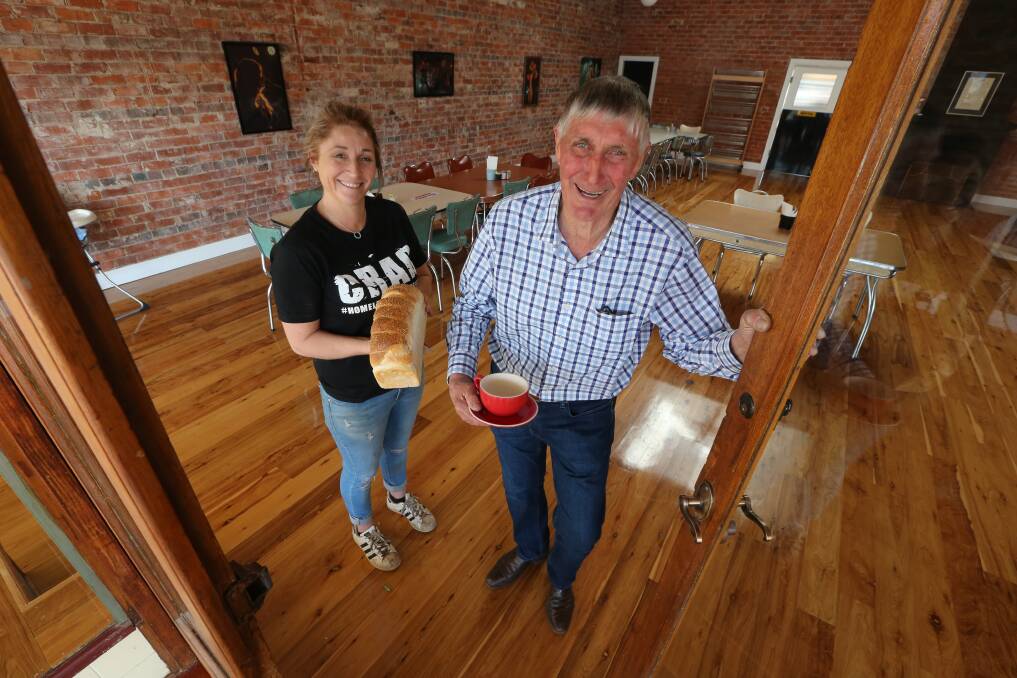 WELCOME: Co-owners and managers of Henty Bakery Melanie Scholz and Graham Scholz. Picture: KYLIE ESLER 