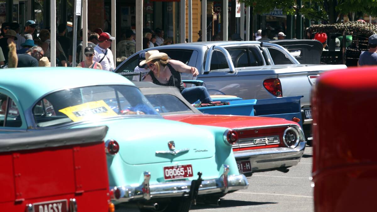 Traders' 11th-hour bid could see grog return to Bright streets during rod run