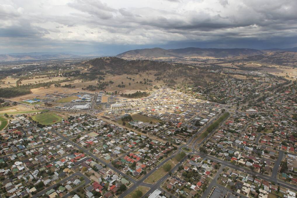 Could Albury-Wodonga's population reach 439,000 by 2056?