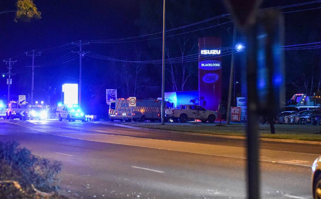 Wodonga SES Unit on scene at the fatal crash. While responding a volunteer's car was robbed. 