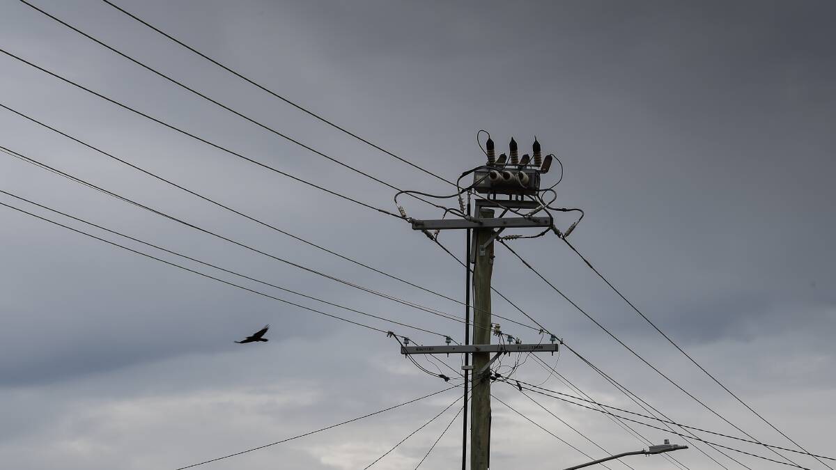 Thousands of residents lose power across North East Victoria