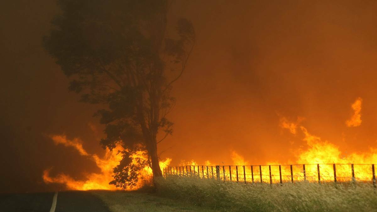 Major bushfires can plunge men into a cycle of anger, despair and depression, study finds.