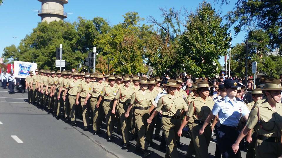 Mary Mason snapped this pic of Army soldiers on Hovell Street during Wodonga's Anzac Day march. (FACEBOOK)