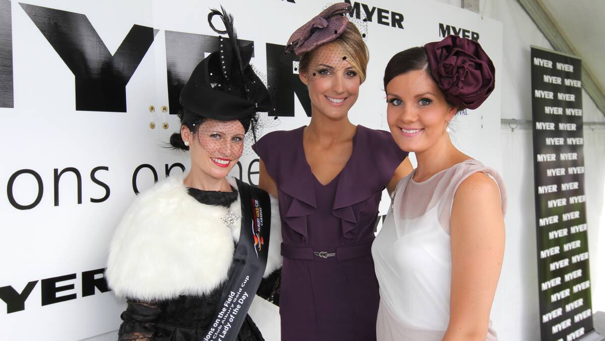 2011 - Lady of the Day Chantelle Buckley (Hawkesbury), fashion judge and 2008 Ms Universe Australia Laura Dundovic and runner-up Sarah Marchant (Albury). Picture: TARA GOONAN