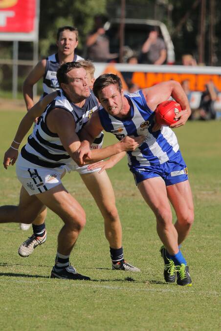 Roos' Sean Kelly and Yarrawonga's Ross Mulquiney.