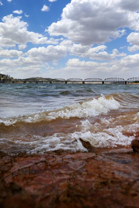 Winds caused choppy waters at Lake Hume. Picture: MATTHEW SMITHWICK