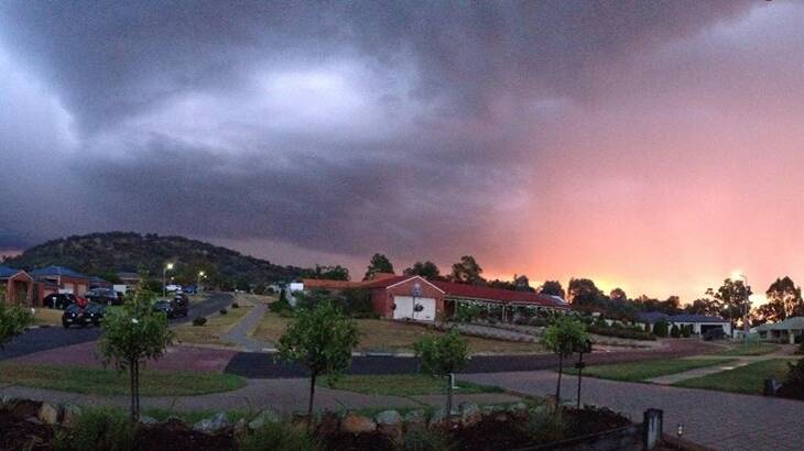 The storm hits Wodonga. Picture: JENNIFER JOHNSON (FACEBOOK)