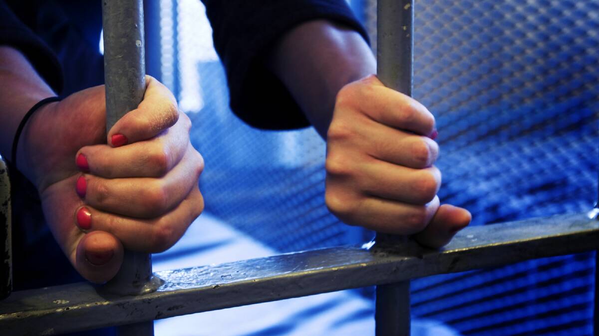 St Kilda woman jailed for punching Albury policeman