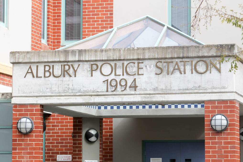 Girl, 13, says man grabbed her in East Albury