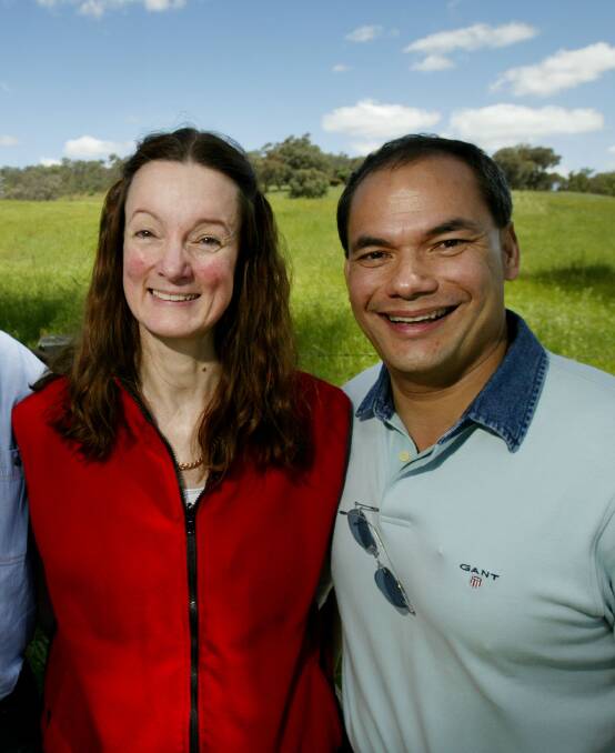 FALLING OUT: Amanda Duncan-Strelec and Gold Coast mayor Tom Tate, pictured during happier times at the Centaur Road site in Lavington in 2015. 