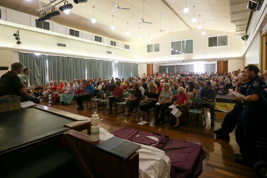 MEETING: About 200 concerned residents gathered in Tallangatta on Thursday. Pictures: TARA TREWHELLA