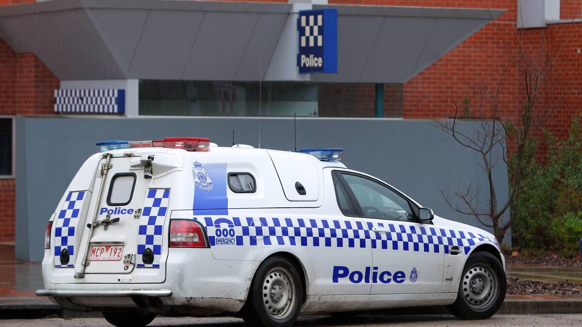 Man smashes up five cars in central Wangaratta in broad daylight