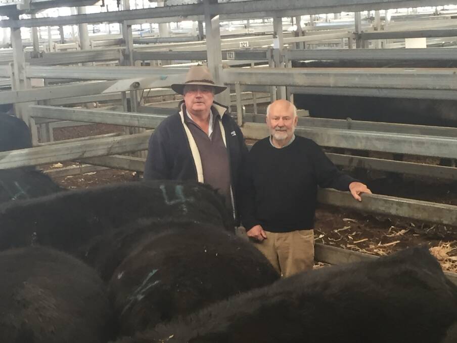 SALE: Keith Rose from Huon with BUR agent Dale Childs at NVLX Barnawartha.
