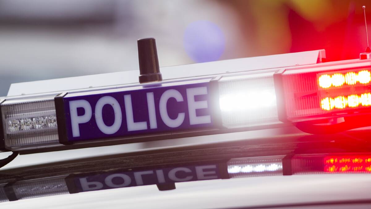 Three taken to hospital after car crashes into tree at Henty