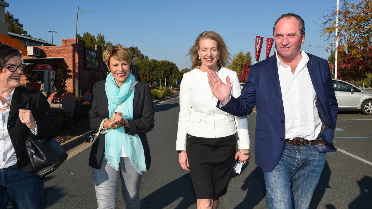 Cathy McGowan with Wodonga Mayor Anna Speedie, Bridget McKenzie and former deputy prime minister Barnaby Joyce in Wodonga in 2017.