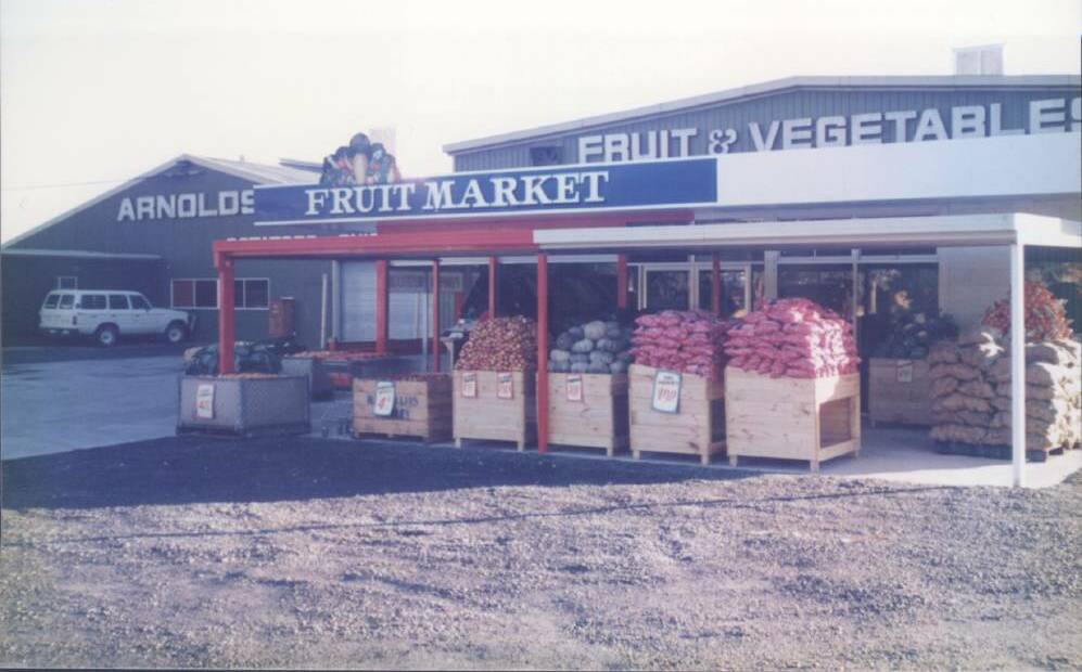 Arnold's Fruit Market at Osburn Street, Wodonga, in 1989.