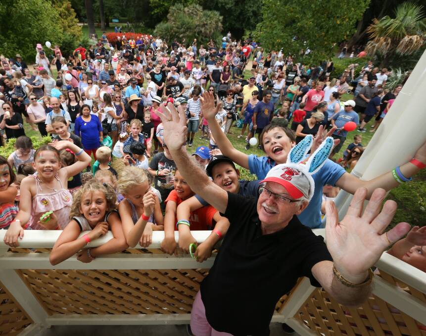 ANTICIPATION: Organiser Vince Glenane and lots of excited children prepare to start the inaugural Best Border Easter Egg Hunt at Albury Botanic Gardens in March 2018.