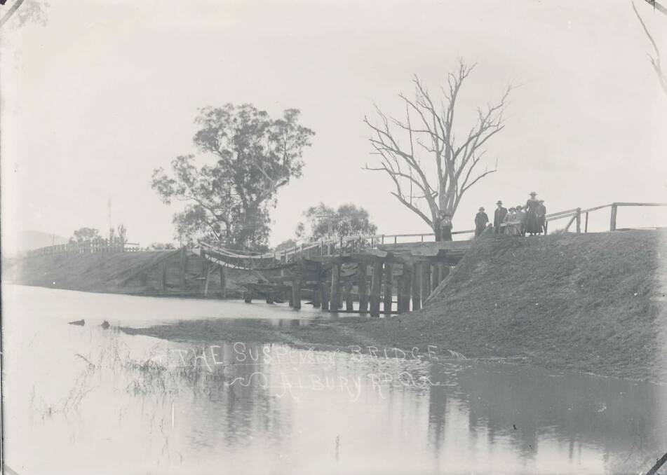 A suspension bridge allowed people to walk between Wodonga and Albury during the 1917 floods. Picture supplied