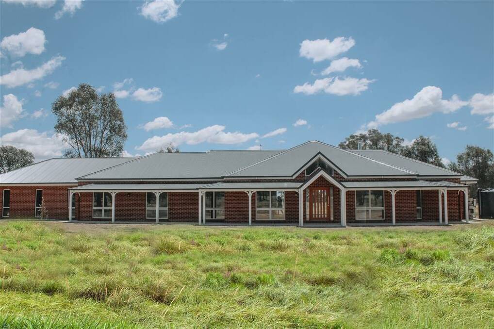 B&H Homes built this award-winning Jindera homestead to enhance the owners' rural lifestyle. Picture supplied