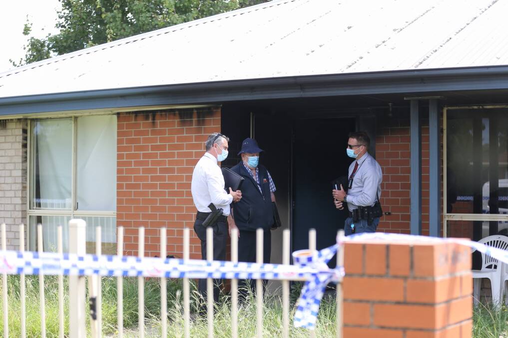 INVESTIGATION: Wodonga detectives liaise with the arson chemist from Melbourne as they probe the origin and cause of Monday's fire. Picture: TARA TREWHELLA