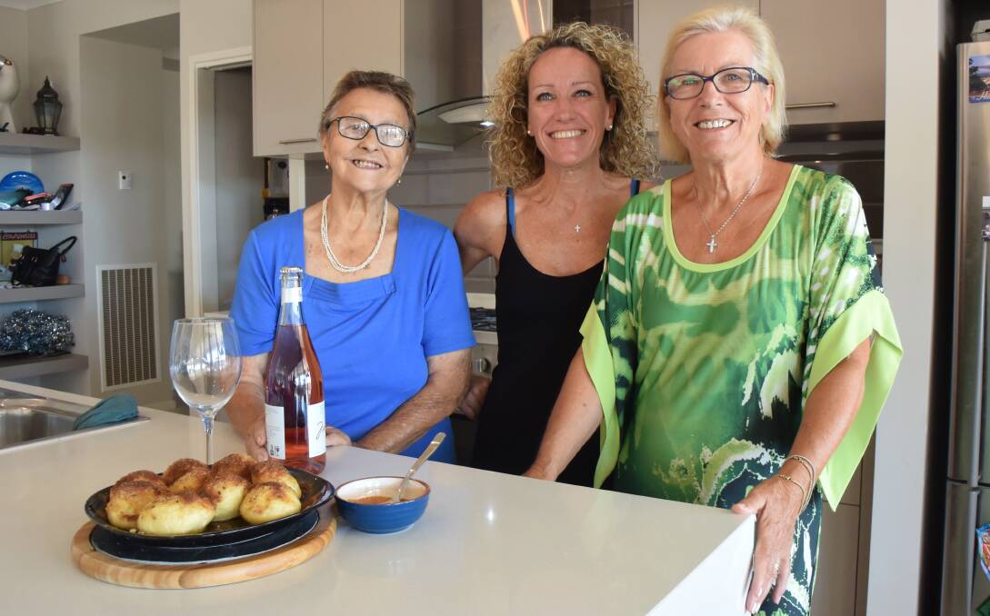 FAMILY TIES: Wodonga's Edda Marcuzzi has been hosting her Italian relatives Nicoletta and Mariagrazia Marcuzzi during their stay on the Border.