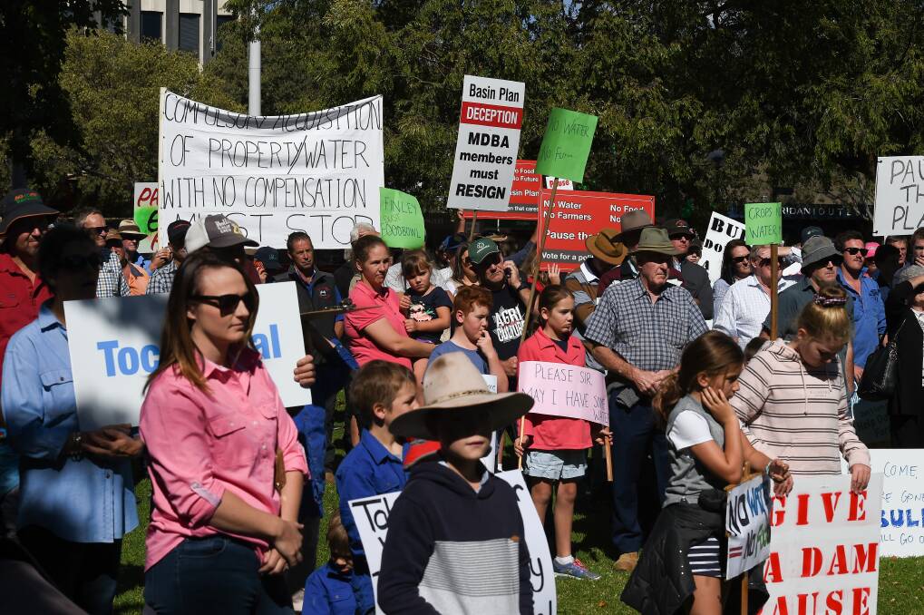 DISCONTENT: About 1000 people gathered at Albury's QEII Square last Tuesday to protest water management. Picture: MARK JESSER