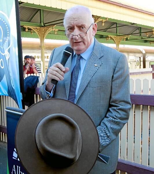 Former deputy prime minister and rail enthusiast Tim Fischer speaks at yesterday&rsquo;s Albury stop.