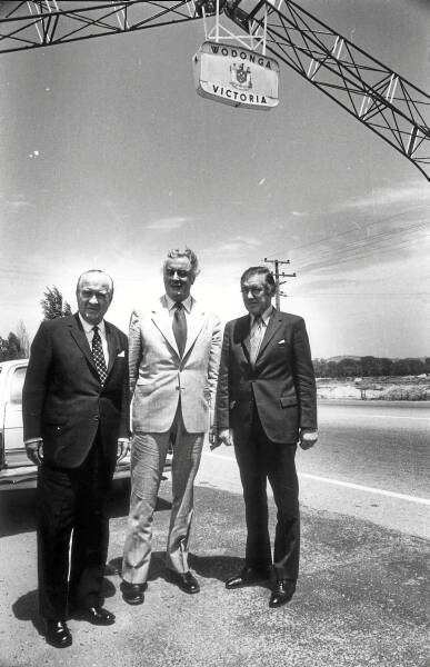 Bob Askin (NSW), Gough Whitlam (Commonwealth) and Dick Hamer (Victoria) meet under the Pollard Arch on the Lincoln Causeway on January 25, 1973.
