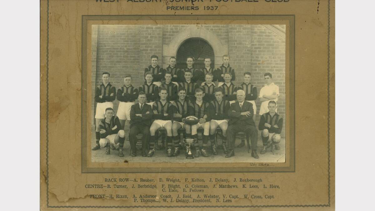 West Albury defeated North Albury to claim the Albury & District Junior League premiership in 1937. (AlburyCity collection).