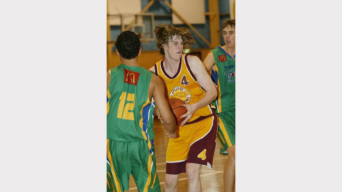 National Schools Basketball championships at the Albury Sports Stadium. Andrew Ogilvy playing for Oakhill College. Picture: SIMON DALLINGER