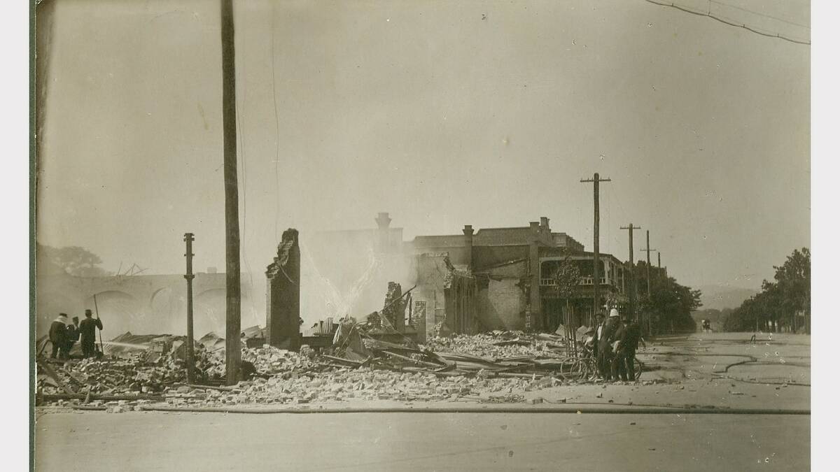 A disastrous fire destroyed Mate’s department store in 1916. It was quickly rebuilt.